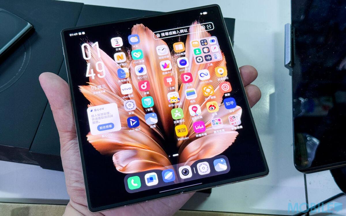 vivo X Fold3 Pro/X Fold3國行版兩機主屏均擁有相當不錯屏佔比表現