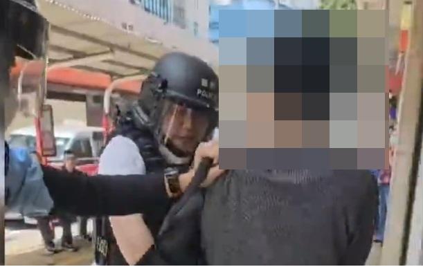 葵涌男子持刀徘徊巴士站指罵途人 警擎槍制服