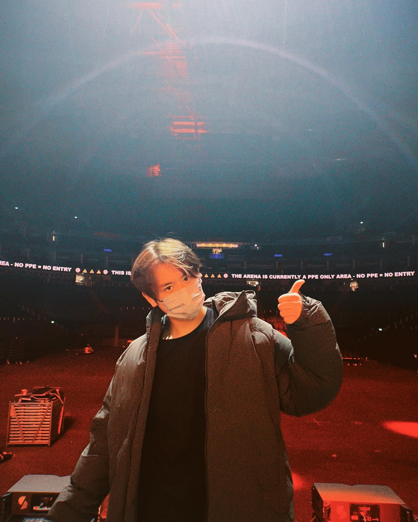 姜濤抵達倫敦為演唱會綵排。