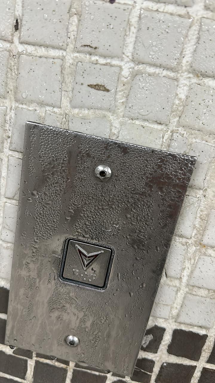 將軍澳區屋苑非常潮濕。(將軍澳主場fb)