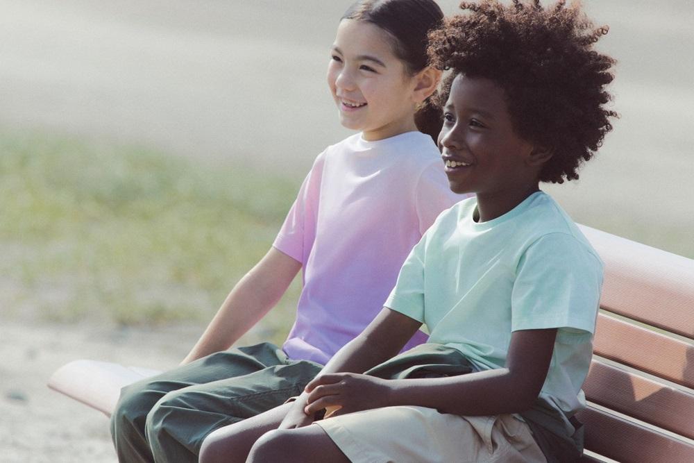 AIRism棉質T恤擁有棉質外觀、寬鬆剪裁和輕柔舒適質感;一推出即成為全年熱賣商品,是童裝界的完美T恤!印花款於今季全新登場,滿足寶貝時尚生活!