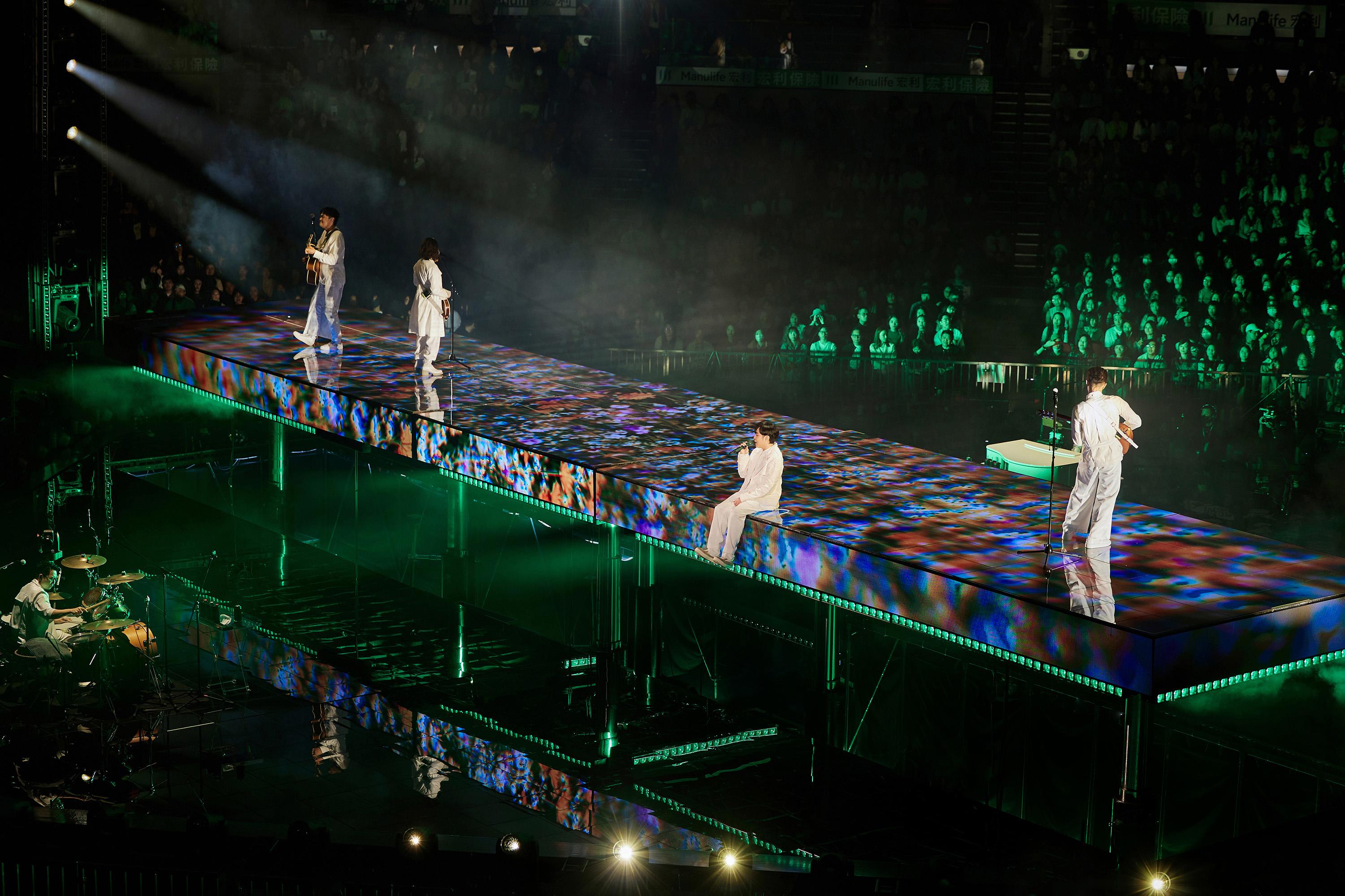 蘇打綠《二十年一刻》巡唱以四季為主軸,精心打造象徵20周年雙X形天地漂浮光廊。