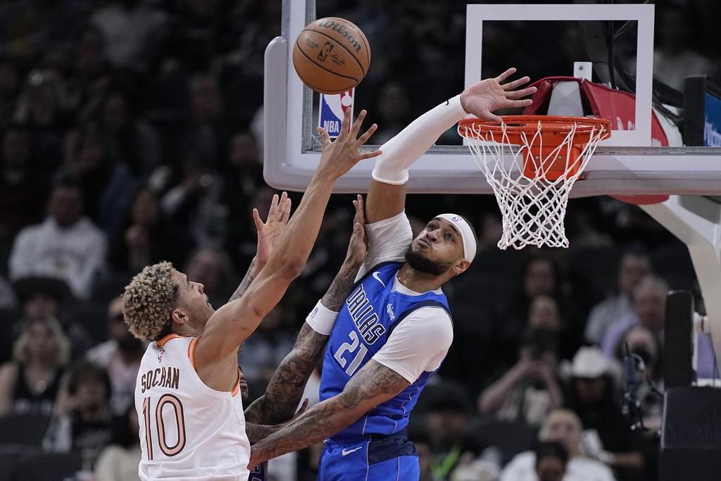 獨行俠以113:107擊敗馬刺。(美聯社)