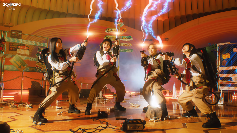 ATARASHII GAKKO!為新片唱出日本限定主題曲《Ghostbusters:Frozen Summer》。