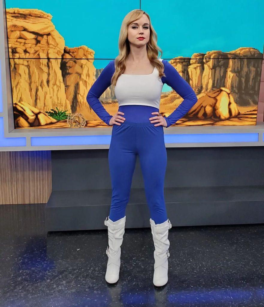 女主播Alexandra Meachum於去年萬聖節亦曾穿上另一主角比達的戰鬥服,亦有網民大讚其外形似《龍珠》大熱女角色「人造人18號」。(網上圖片)