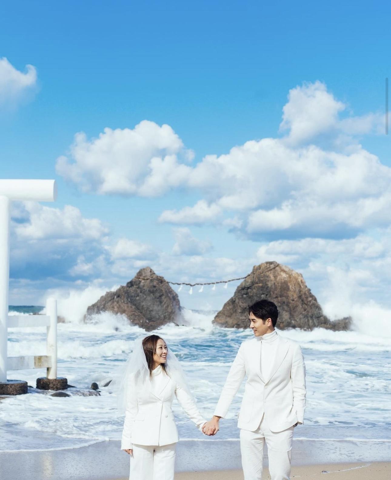 黃美棋與鍾健威專程到浪漫聖地「夫婦岩」取景。。