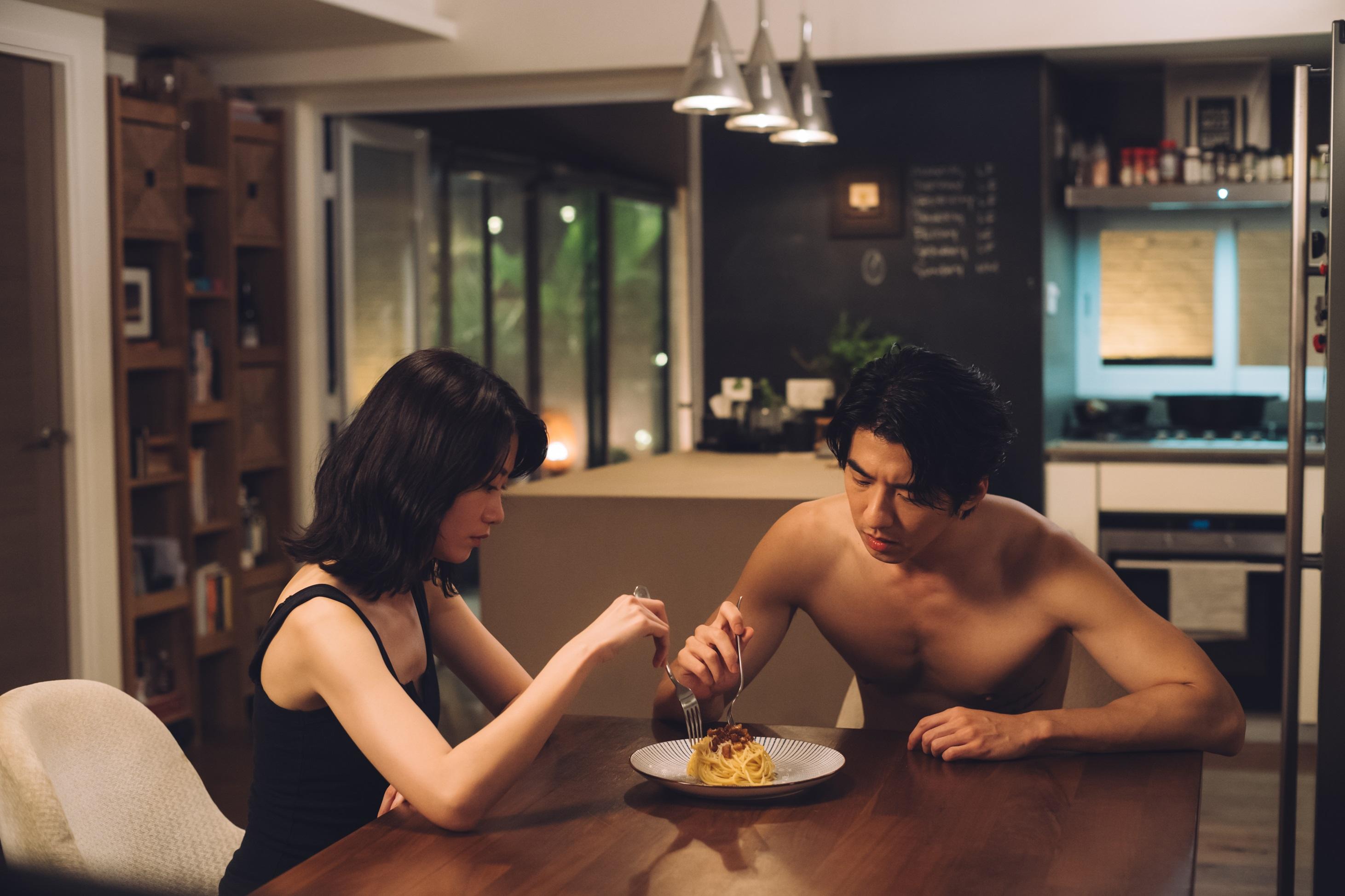 廖子妤在《瑪嘉烈與大衛系列 絲絲》與傅孟柏有感情線。