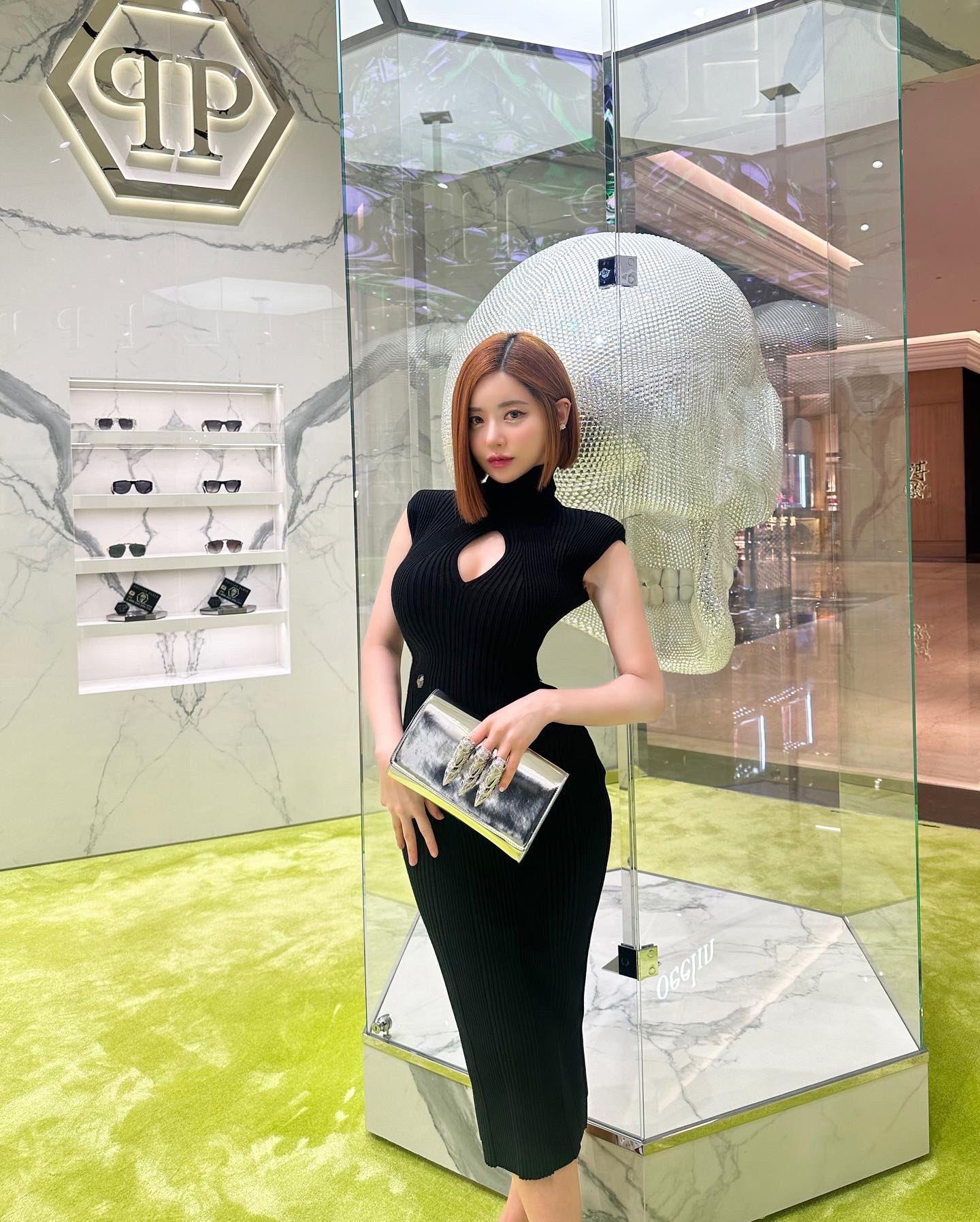 DJ SODA露蜜桃臀出處女寫真集 首登日本成人書封面造勢