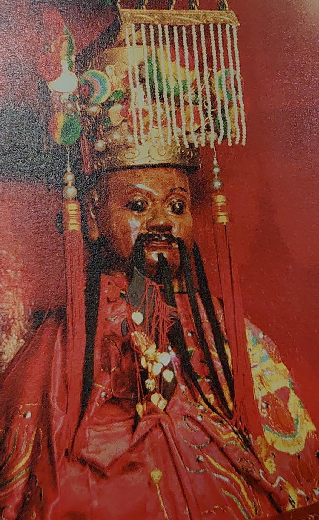 鴨脷洲洪聖古廟內供奉的「洪聖廣利天王」。(圖片來源:《香港廟宇》下卷)