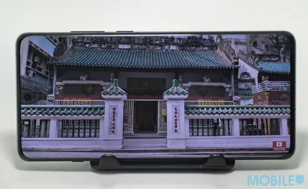 QHD+ 解像配預設自然色彩模式,相片瀏覽表現頂級