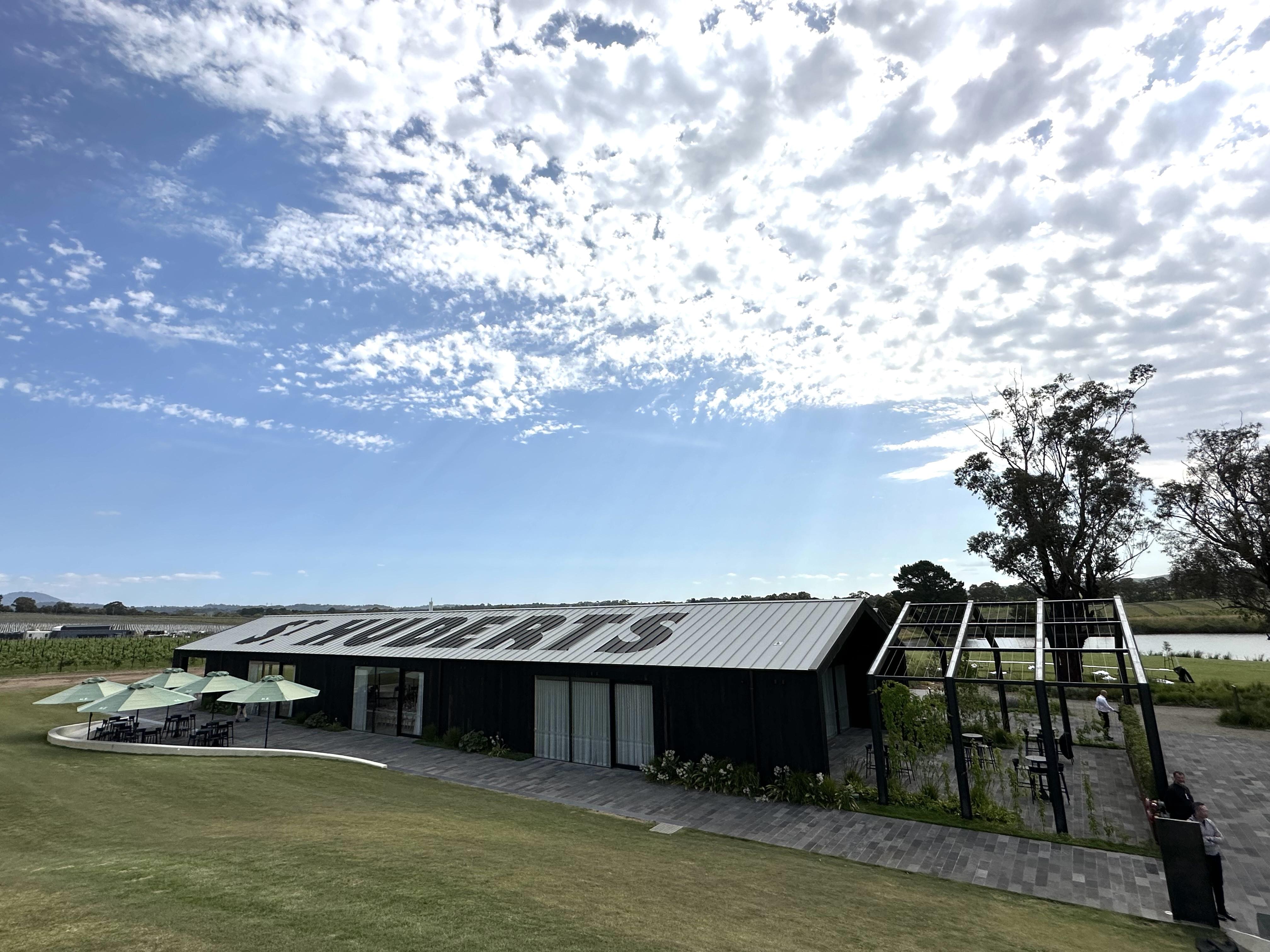 1862年創立的老酒莊Hubert Estate,座落Coldstream迷人山谷中。