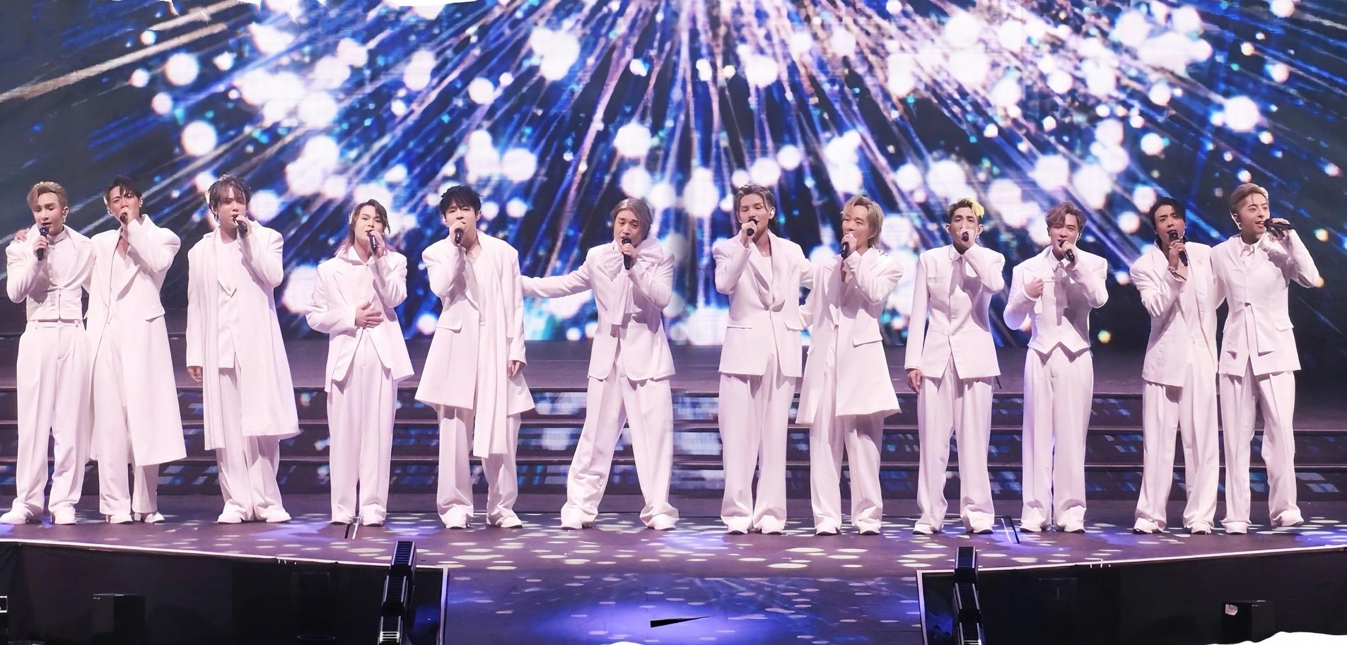 MIRROR今年展開《FEEL THE PASSION CONCERT TOUR 2024》,往英國、美加等地舉行巡唱。