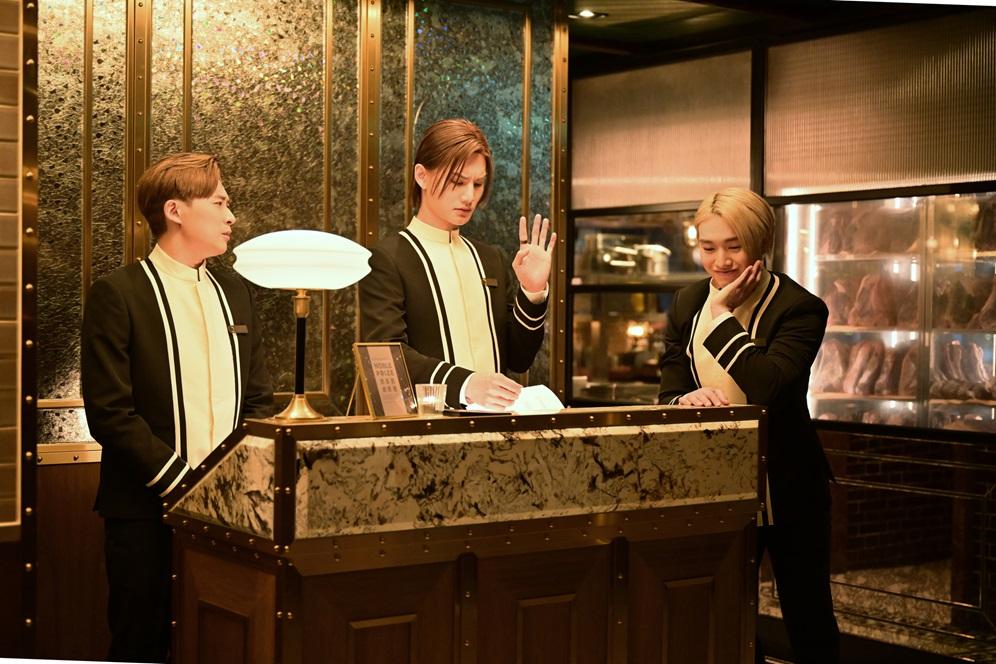 Jeremy在戲中演記憶擔當,經常超負荷暈倒。(《12怪盜》劇照)