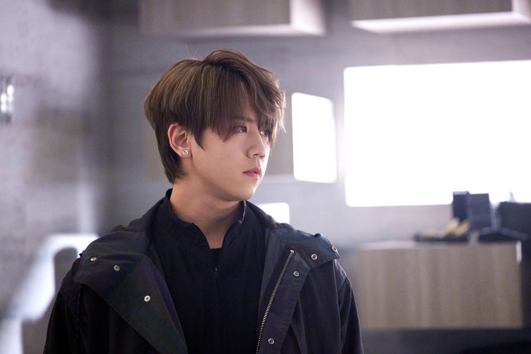 姜濤演「撻手指」就可催眠的怪盜。(《12怪盜》劇照)