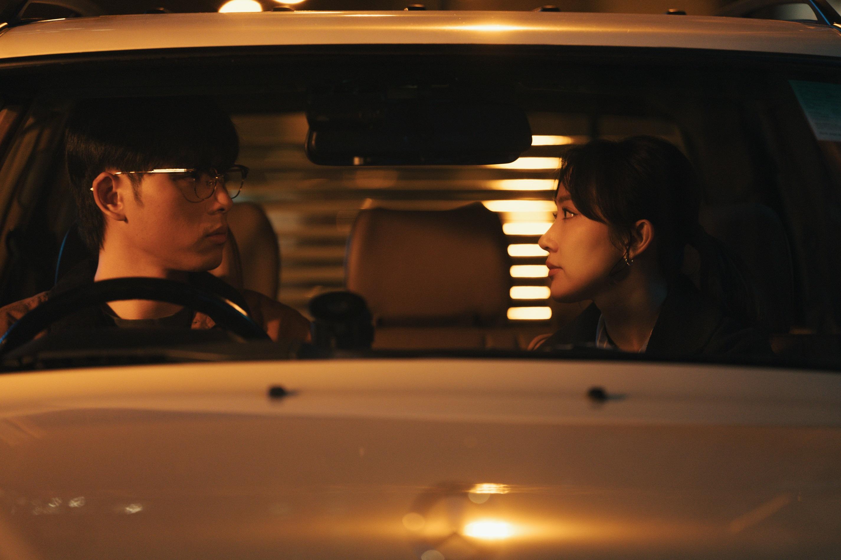 郭嘉駿193新歌《B出口》MV找來吳海昕做女主角,兩人離離合合有不少感情戲。