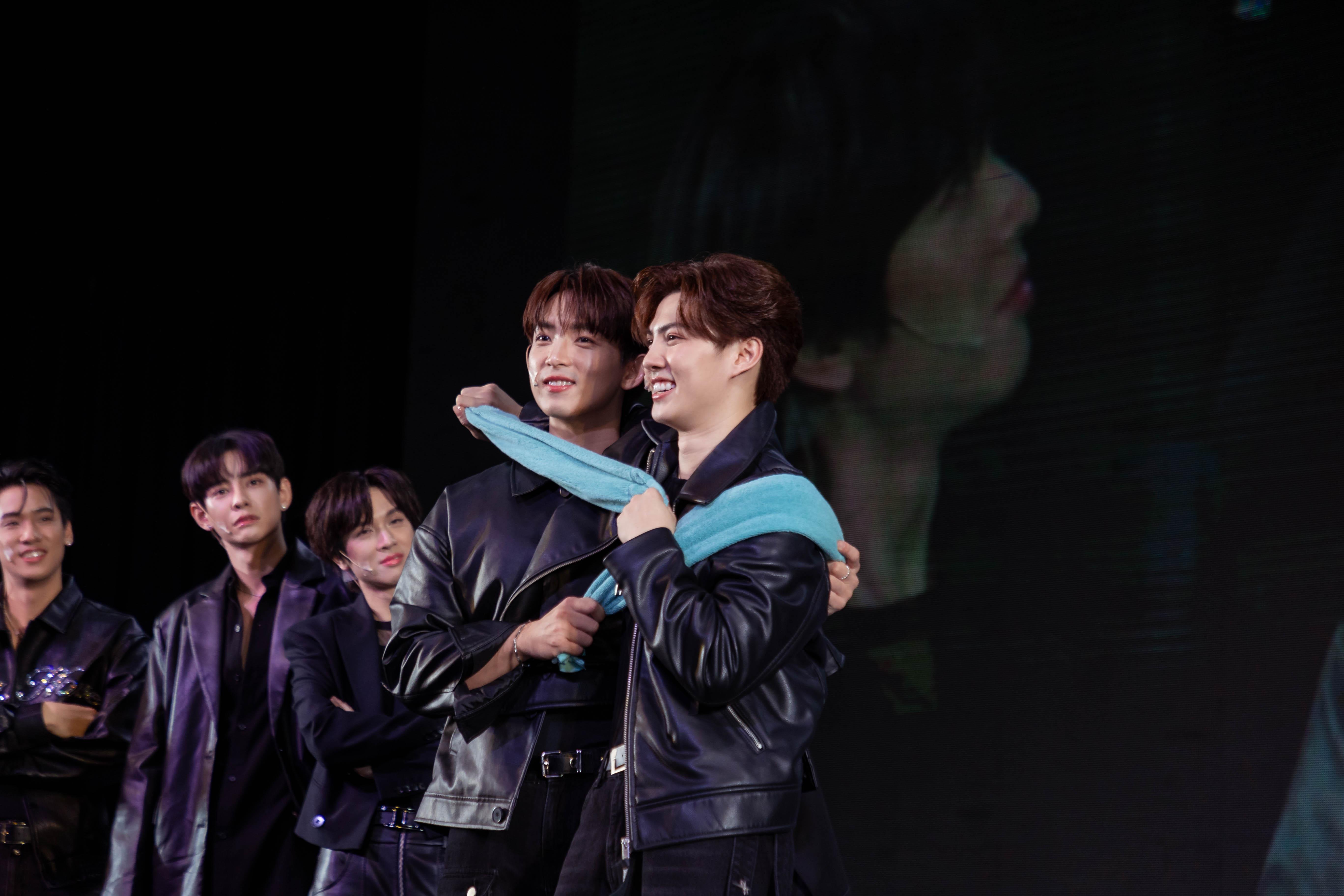 《Pit Babe》演員在海洋公園舉行《「Pit Babe」首個亞洲巡迴粉絲見面會》,大派福利冧fans。