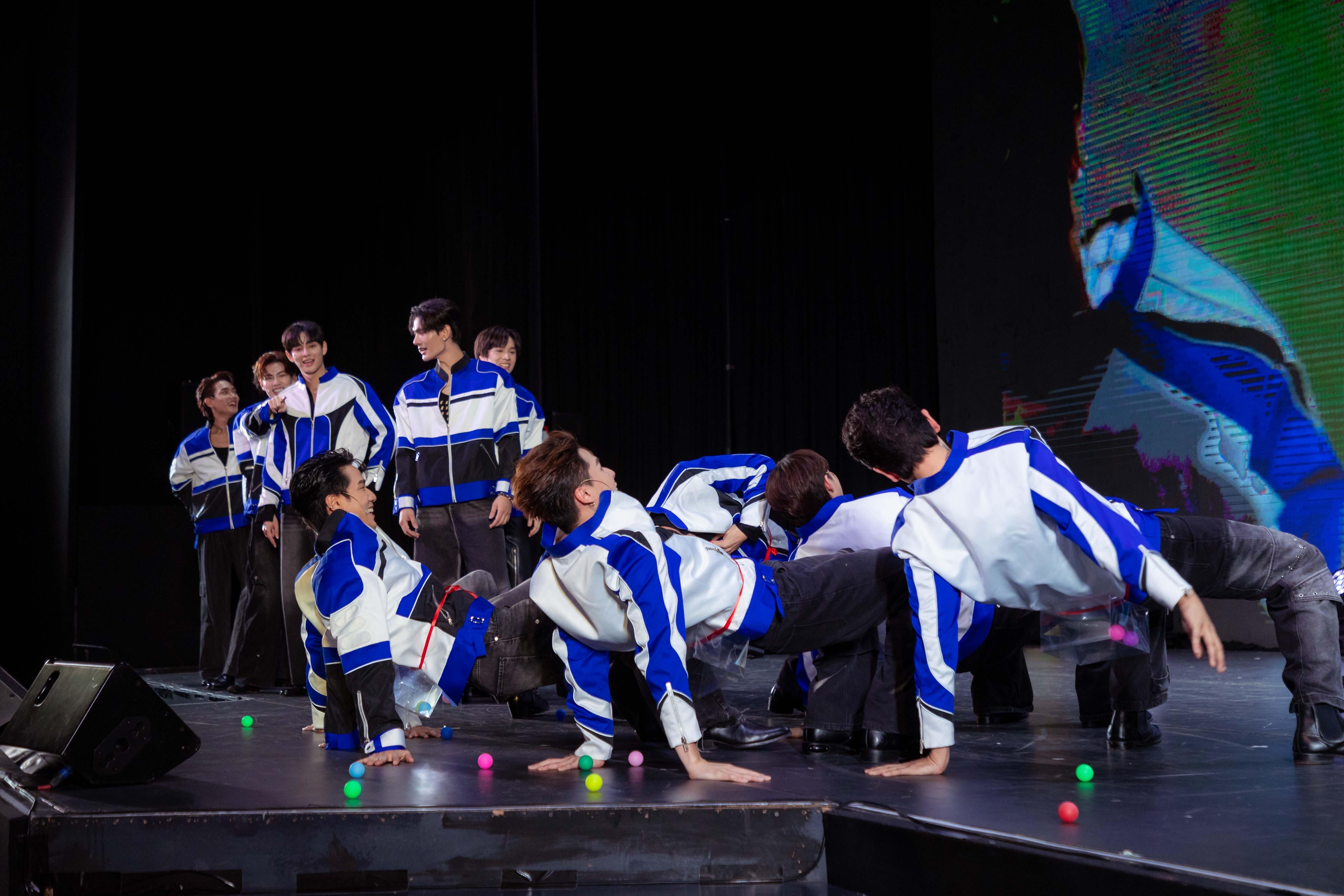 《Pit Babe》演員在海洋公園舉行《「Pit Babe」首個亞洲巡迴粉絲見面會》,大派福利冧fans。