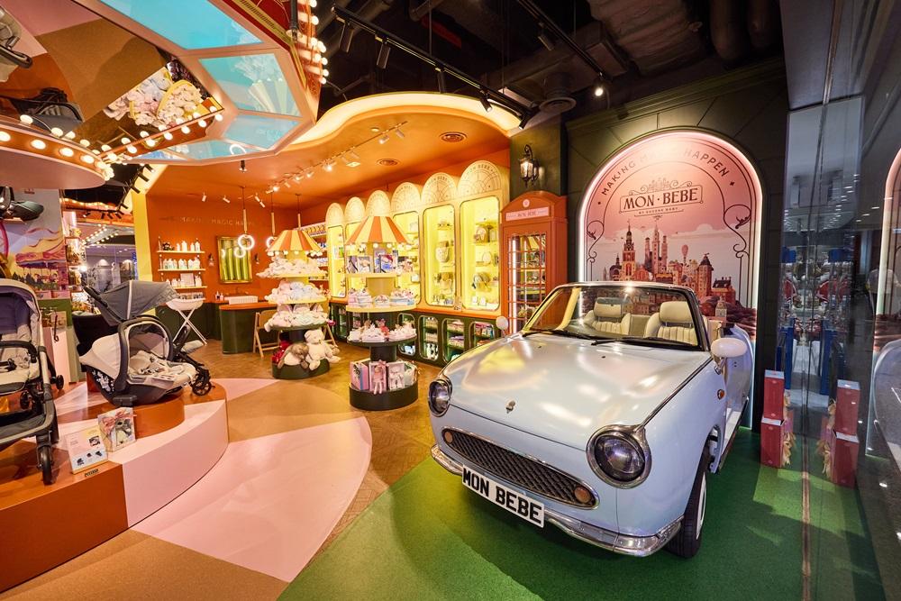 Mon Bebe 店內的裝修和擺設以電影《Wonka》為參考藍本,以電影天馬行空的設計,配上獨特而強烈鮮明的用色,糅合現代與歐洲復古的風格,塑造出全新嬰幼兒夢幻樂園。