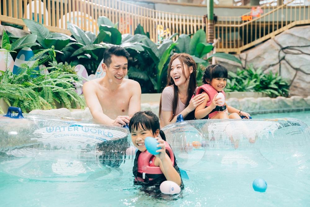 來到「漂流探秘」或「德仔小天地及三角洲」,你將體驗被多個色彩繽紛彩蛋包圍的漂流之旅,一邊打卡,一邊享受在水中尋找彩蛋的樂趣。