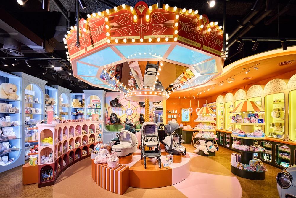 嬰兒手推車旋轉木馬區展示出多款精選優質熱賣嬰兒手推車。