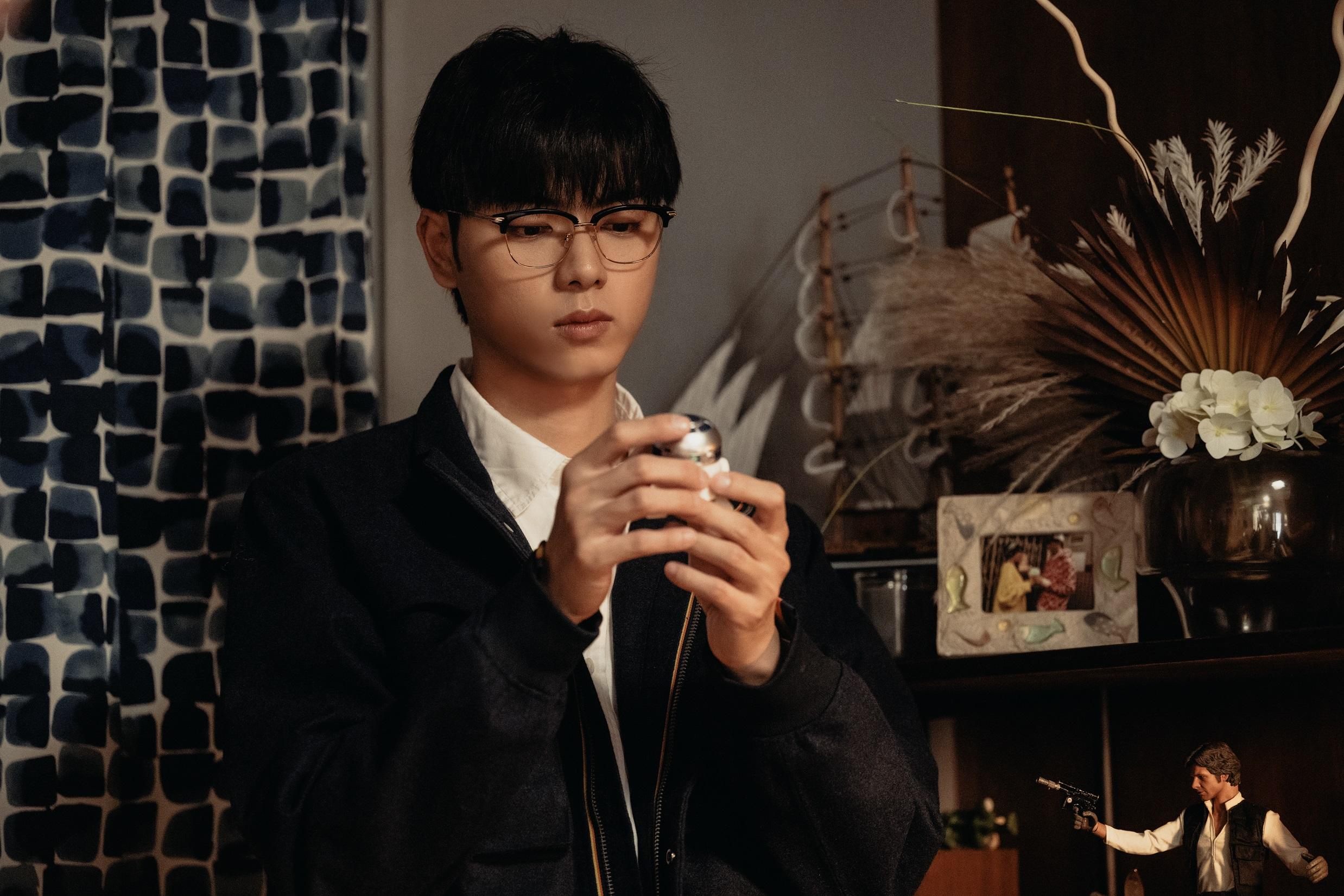 郭嘉駿193新歌《B出口》唱盡香港愛情面貌。