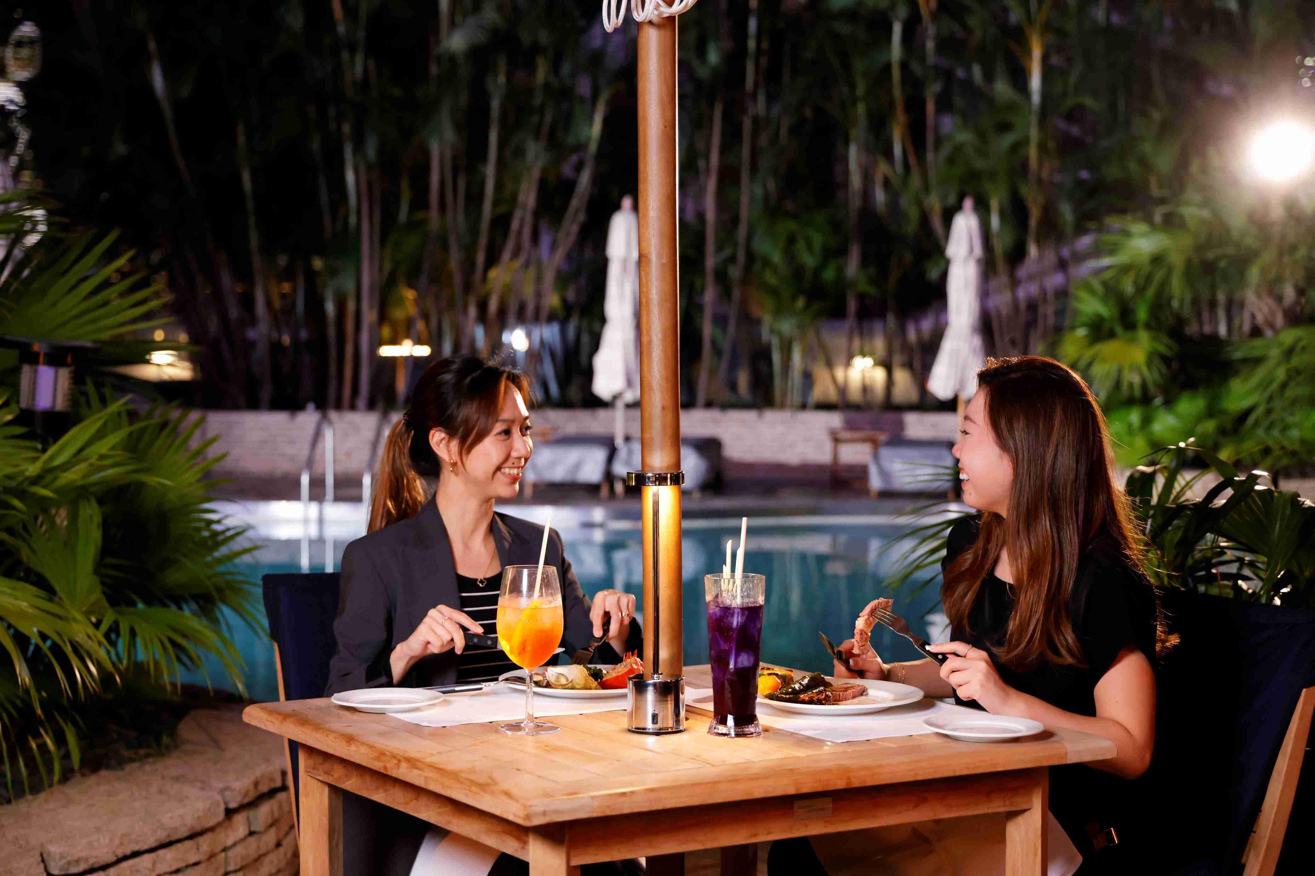 露天池畔餐廳燒烤自助晚餐