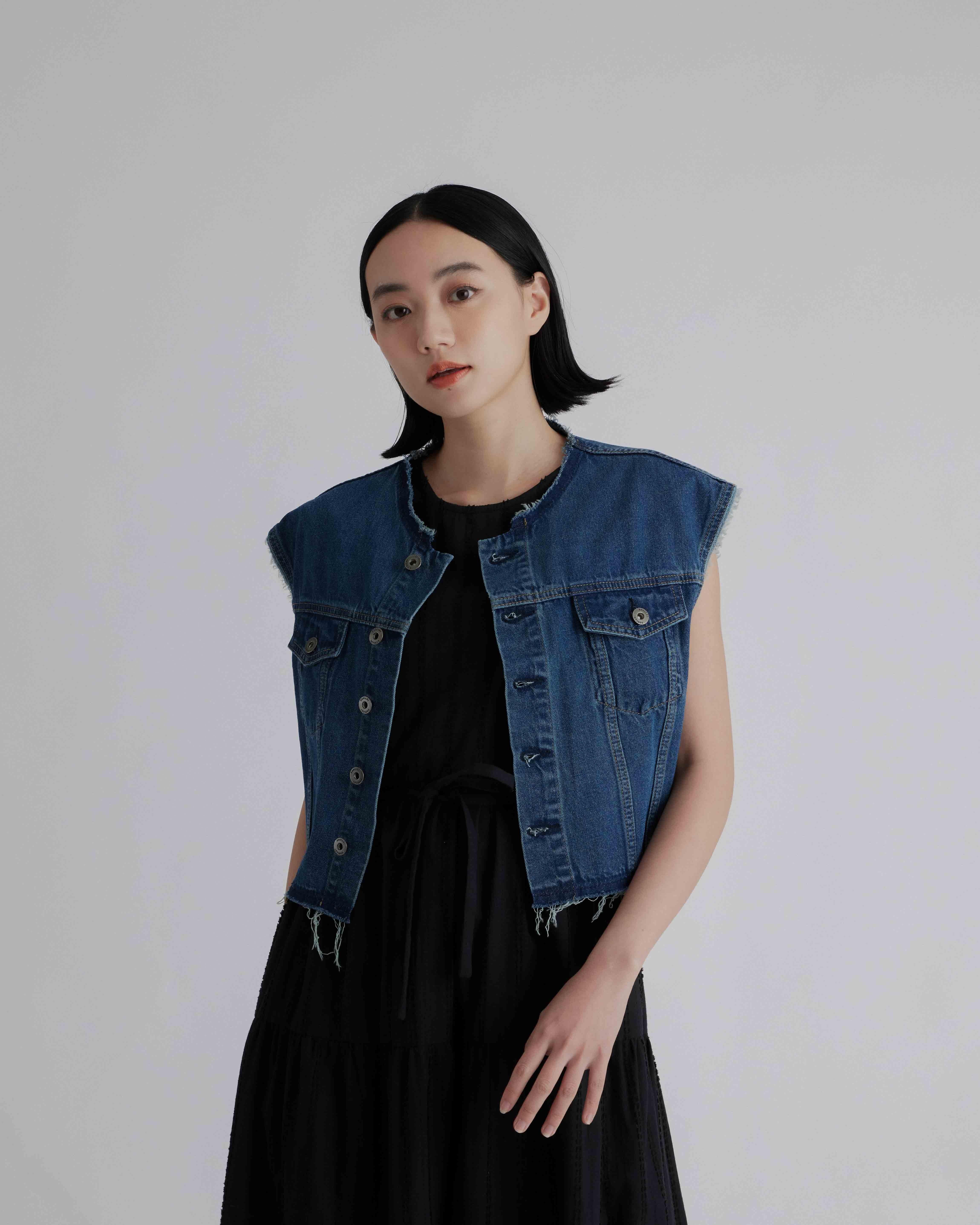 Washed Cap Sleeve Denim Vest (深藍/石磨藍2色選擇) $599