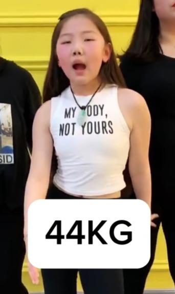 內地健身網紅「小師妹」自創的「超狂減肥操」,再減到44公斤(約97磅)