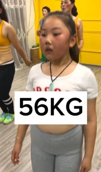 內地健身網紅「小師妹」自創的「超狂減肥操」,初時56公斤(約123磅)