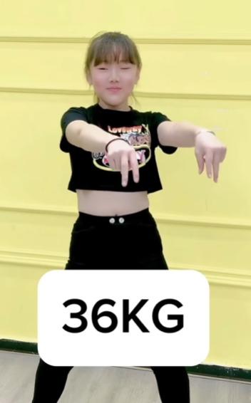 內地健身網紅「小師妹」自創的「超狂減肥操」,減到36公斤(約79.4磅)