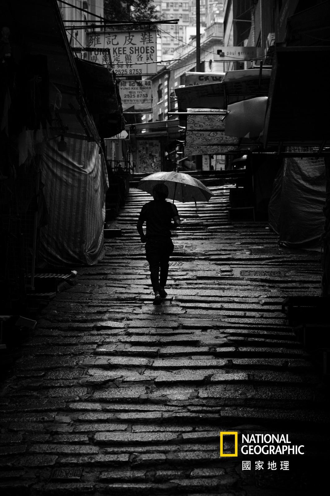 歷史建築組亞軍/得獎者:李健陶/作品名稱:撐傘人