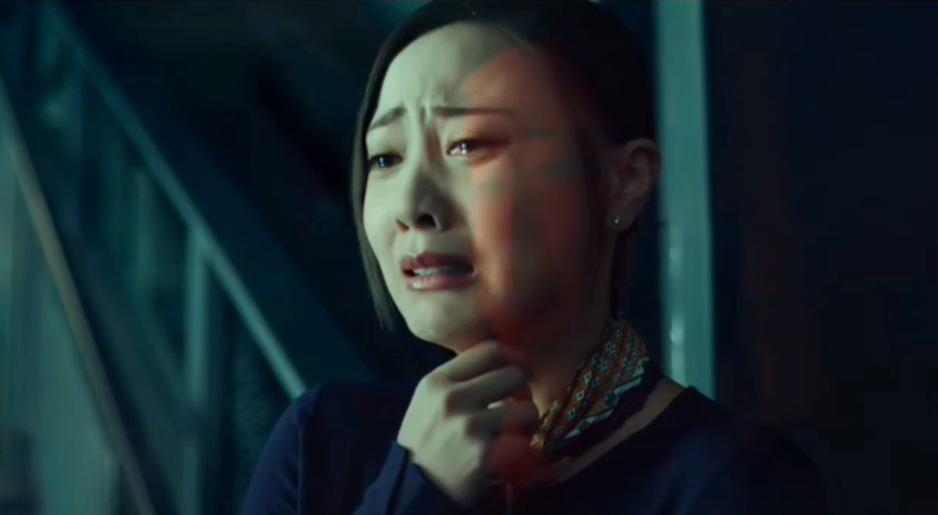 陳法拉在《贖夢》演張家輝妻子,表現歇斯底里。(預告片截圖)