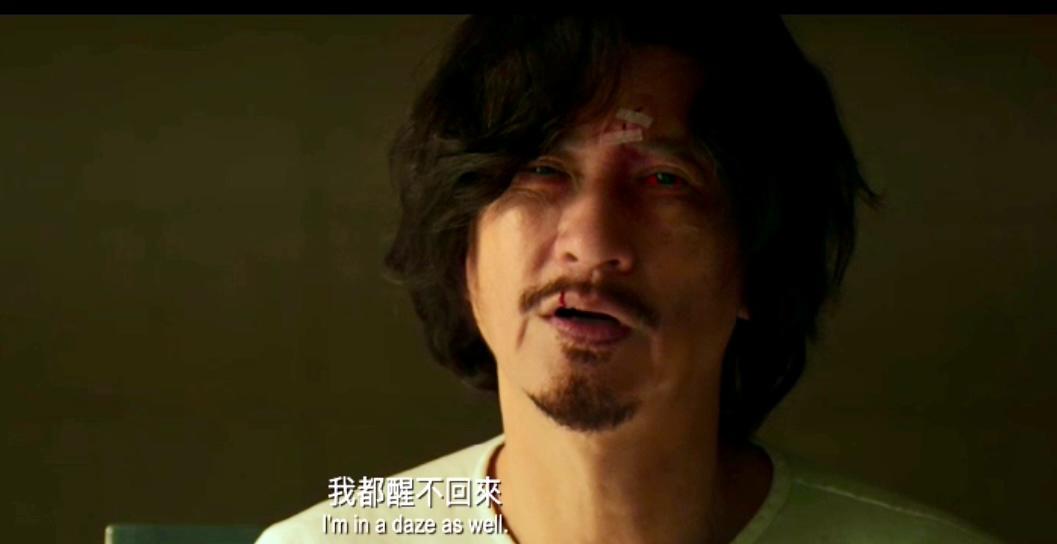 張家輝無助地向演醫生的劉俊謙表示:我都醒唔返。(《贖夢》預告截圖)