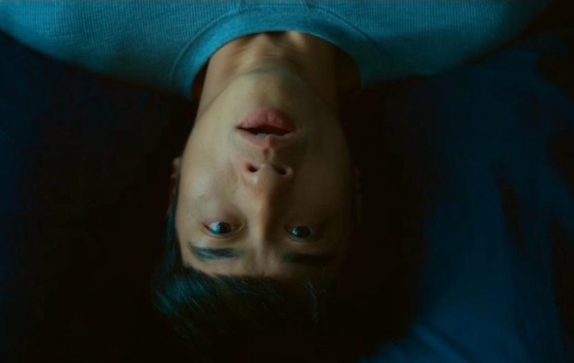 劉俊謙在《贖夢》演醫生,與張家輝噩夢交纏。(預告片截圖)