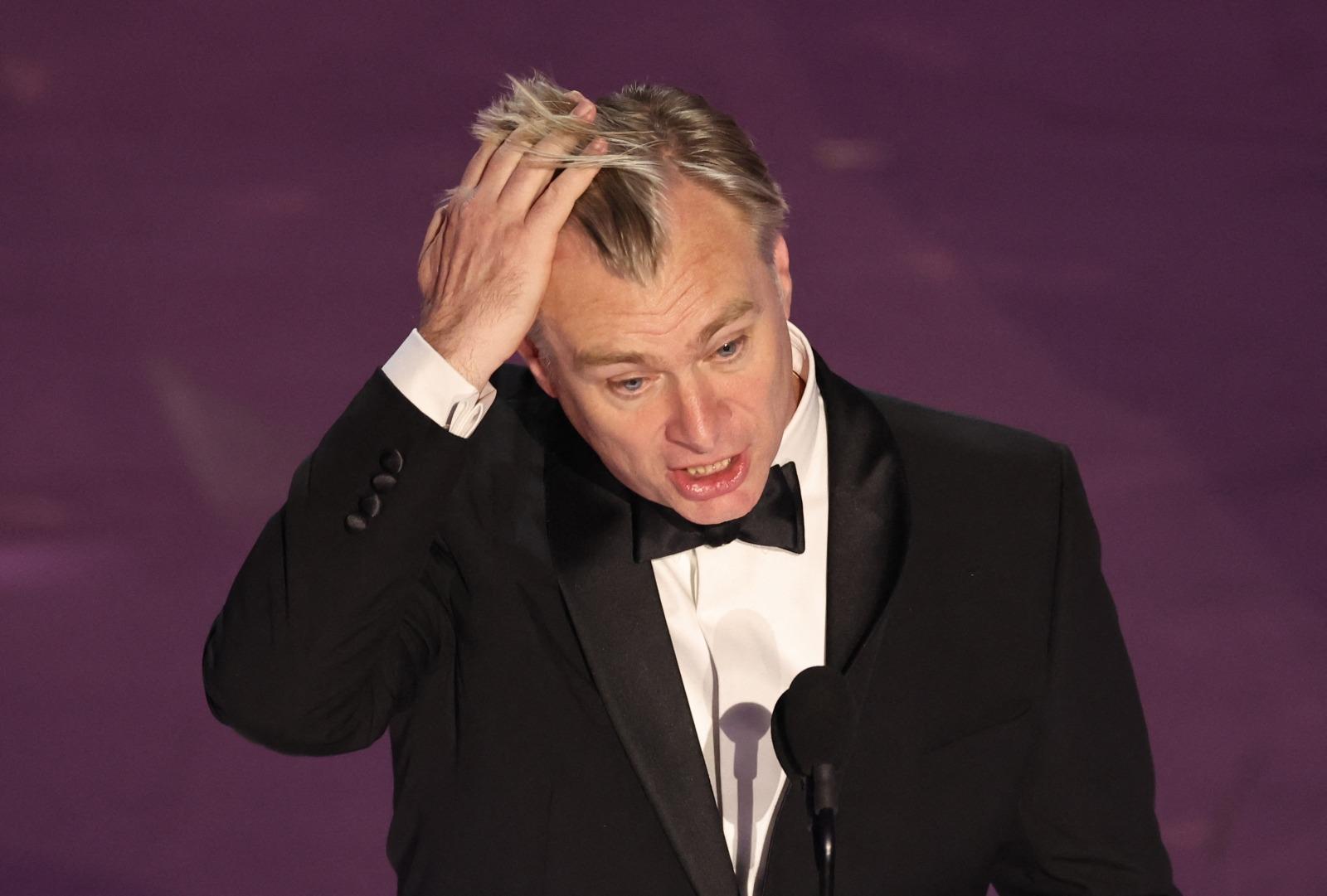 奧斯卡2024,基斯杜化路蘭(Christopher Nolan)憑《奧本海默》成為最佳導演。