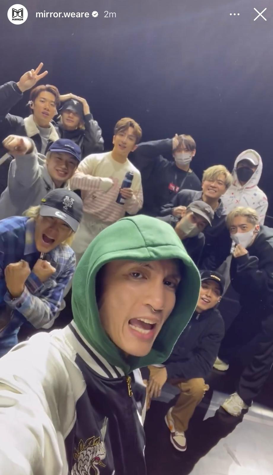 MIRROR抵達倫敦後齊人為演員會綵排。