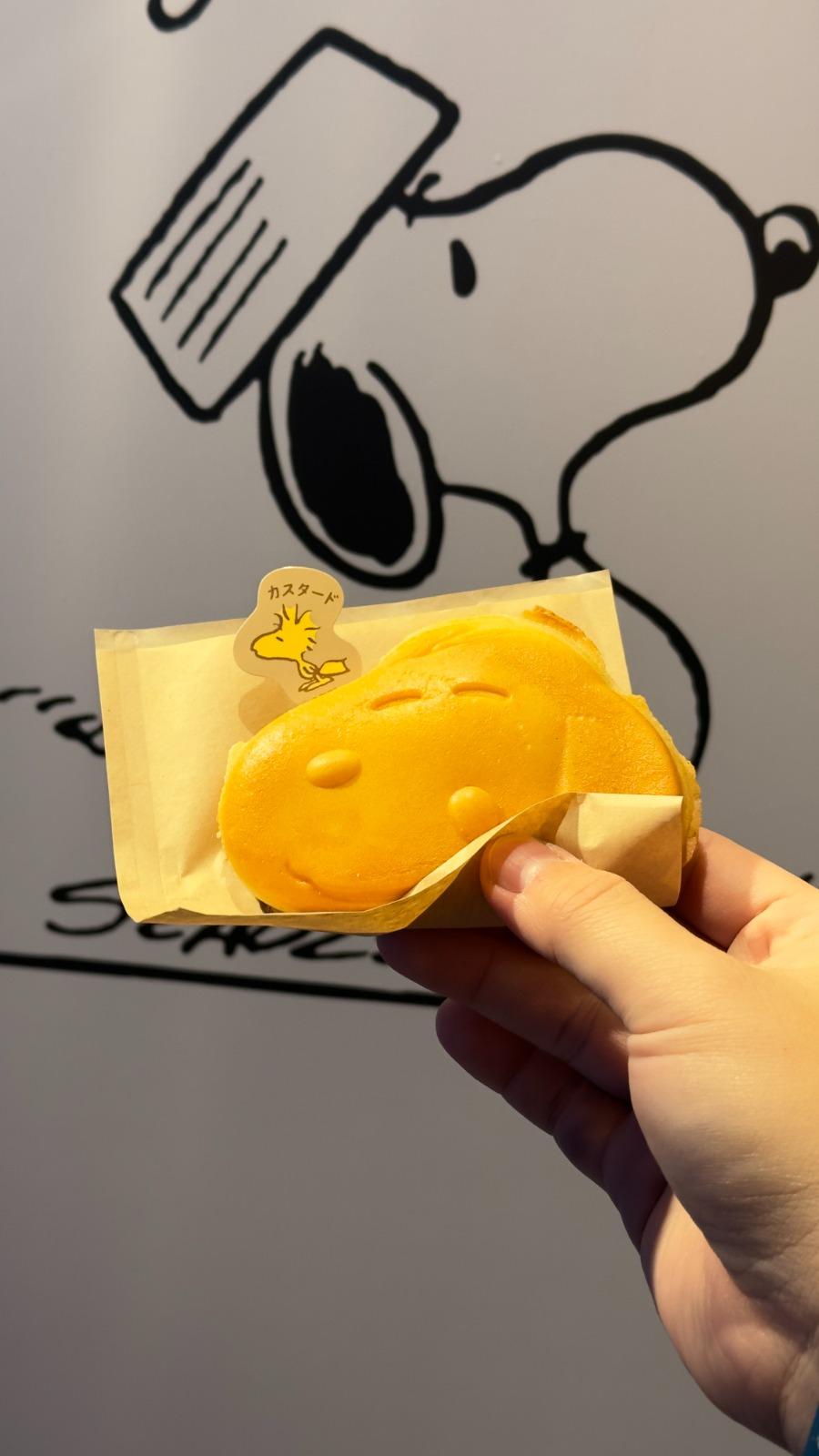 史諾比大頭形狀的吉士燒餅,現場製作,也非常適合拍照。(圖:日本見)