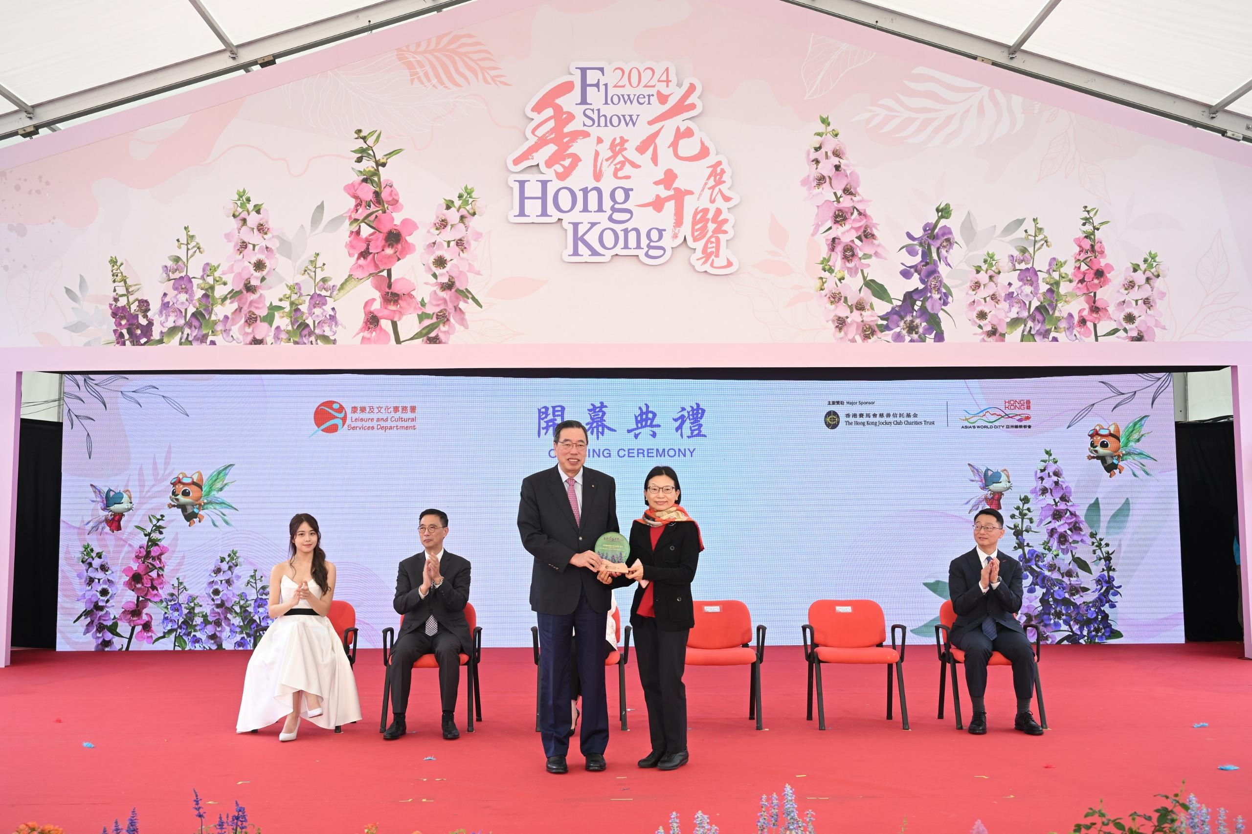 維園花卉展今舉行 楊潤雄:沉浸式體驗及燈光帶來前所未嘗賞花之樂