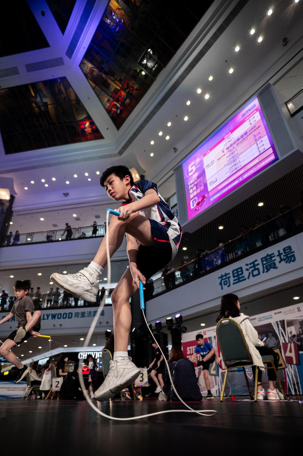 香港個人全能跳繩公開賽 2024,荷里活廣場現場氣氛熱烈