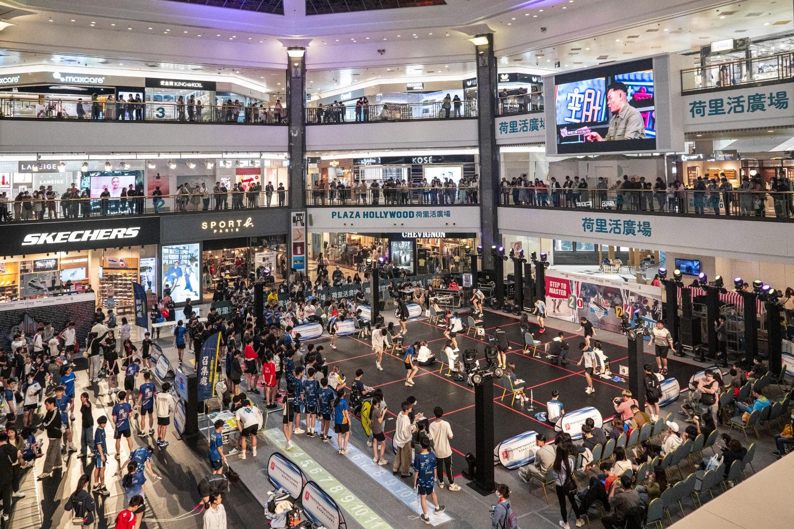 香港個人全能跳繩公開賽 2024,荷里活廣場現場氣氛熱烈