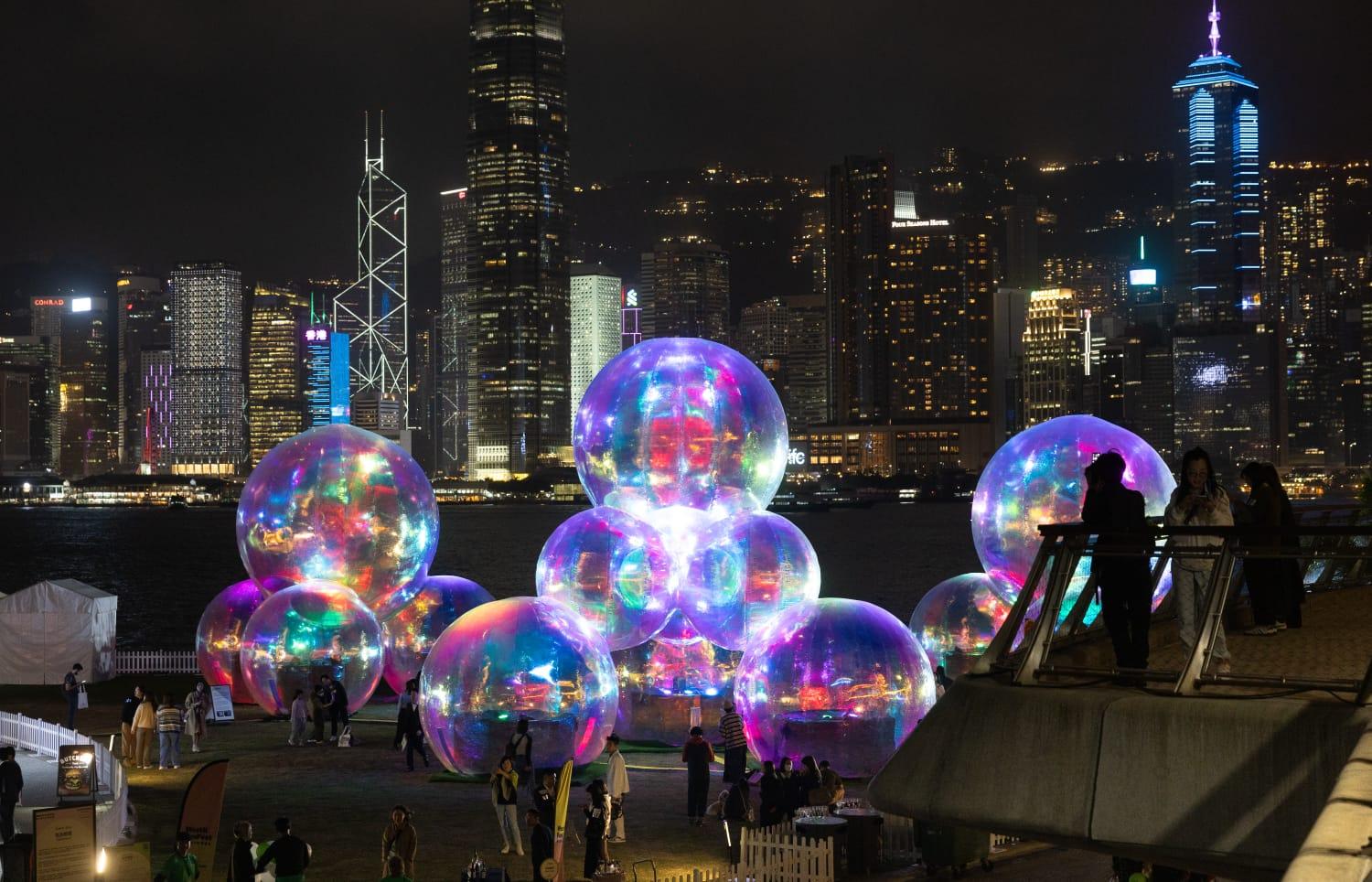 復活節好去處2024|西九巨型泡泡藝術裝置《抱泡瞬間》(蘇文傑攝)