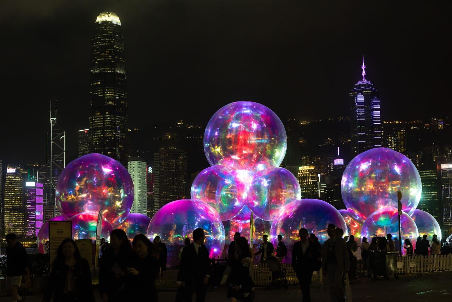 復活節好去處2024|西九巨型泡泡藝術裝置《抱泡瞬間》(蘇文傑攝)