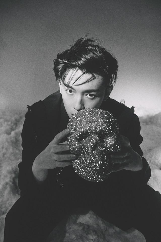 MC張天賦新碟《TREBLE》走暗黑風格,找來設計師按其面型設計專屬面具。