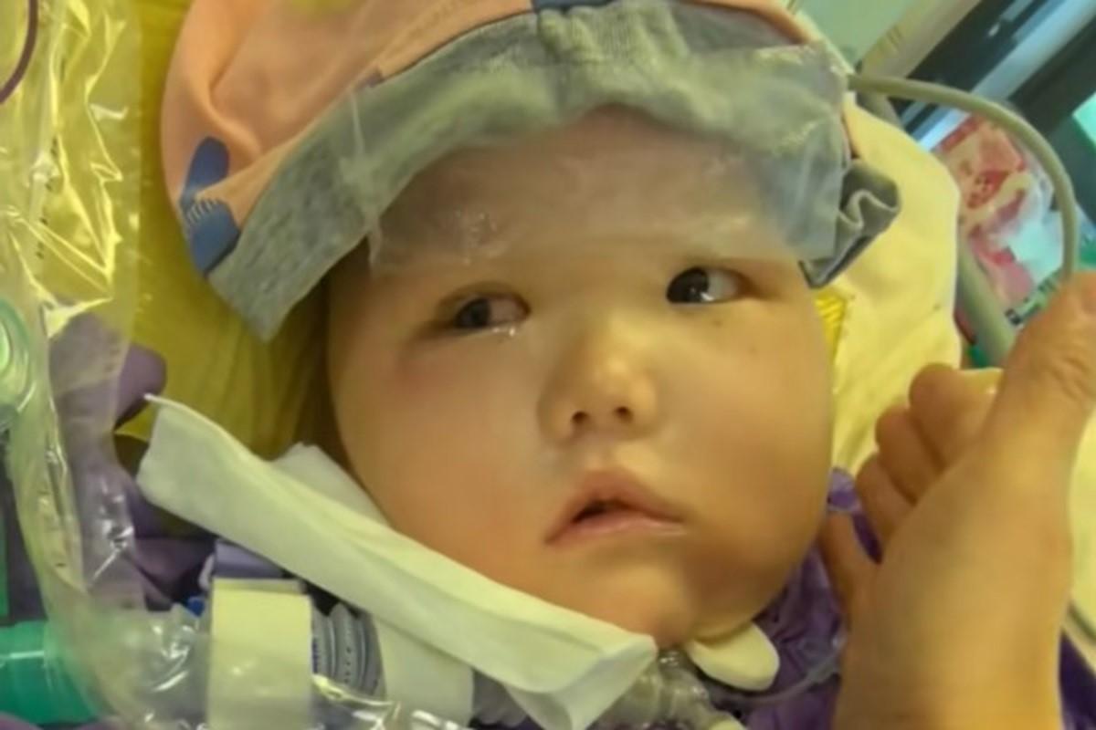 周天瑜離世前數日腸道無法蠕動。(FB「天瑜醫療事故關注組」影片截圖)