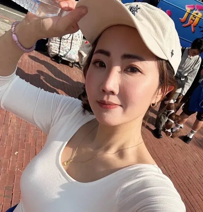 台灣藝人謝忻時常在社交平台分享自己做運動或跑步日常。(謝忻IG)