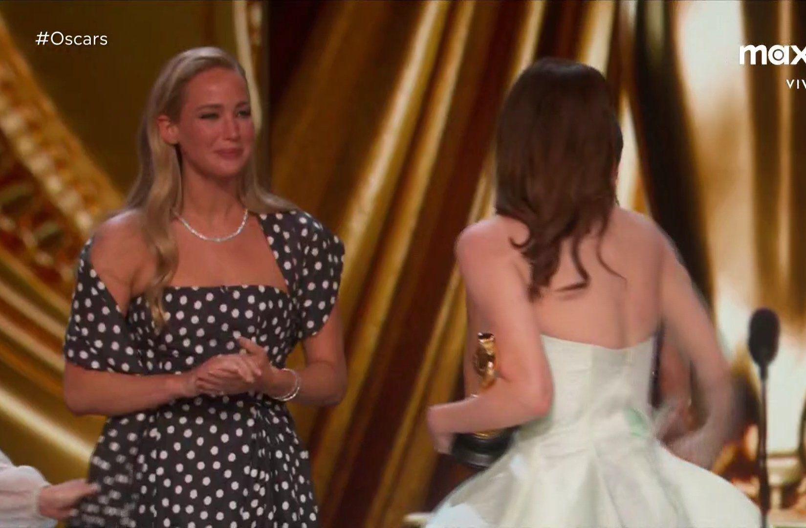 愛瑪史東靠《可憐的東西》大熱再奪最佳女主角!