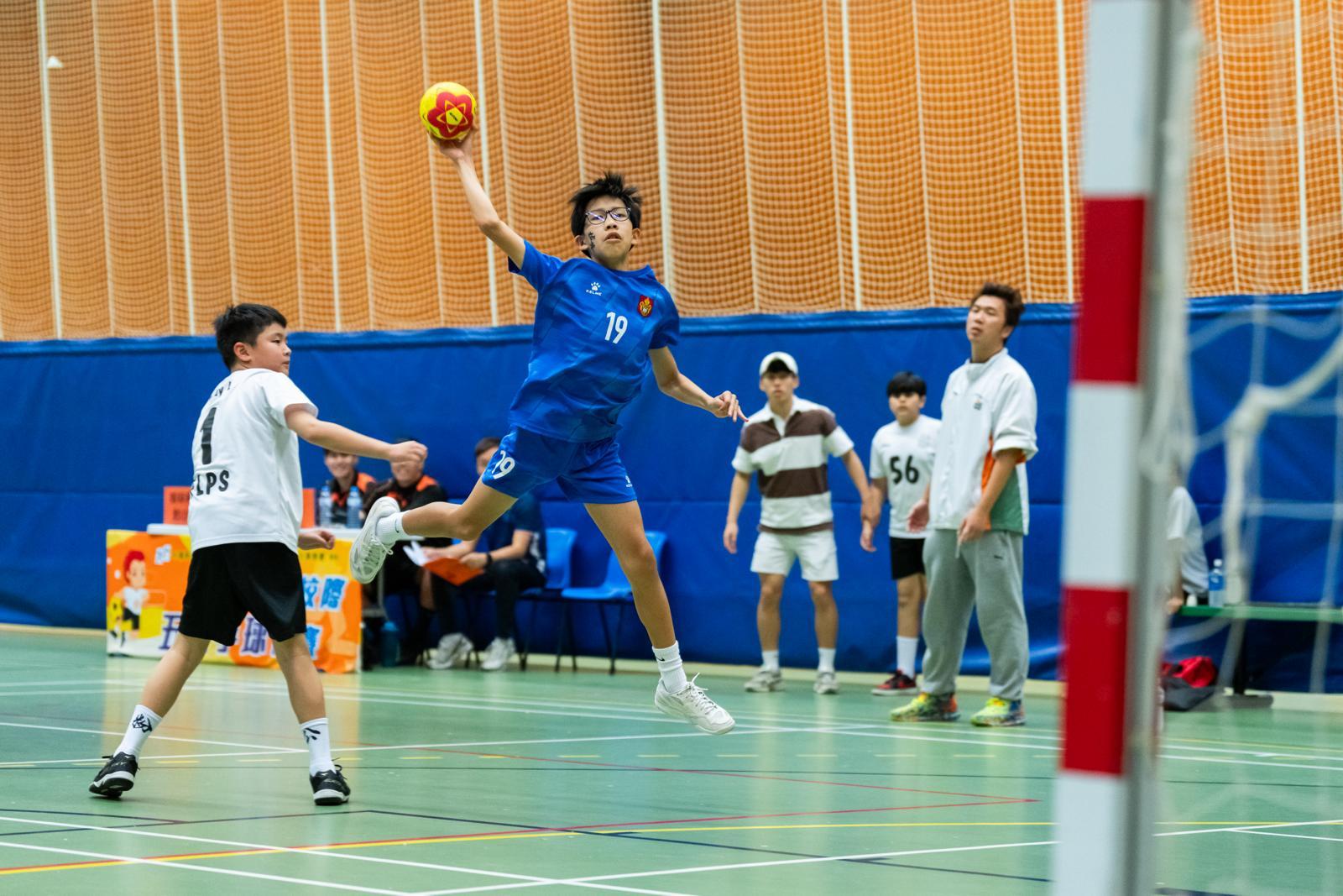 拔萃男書院附屬小學挫粉嶺公立小學 衛冕小學校際五人手球賽