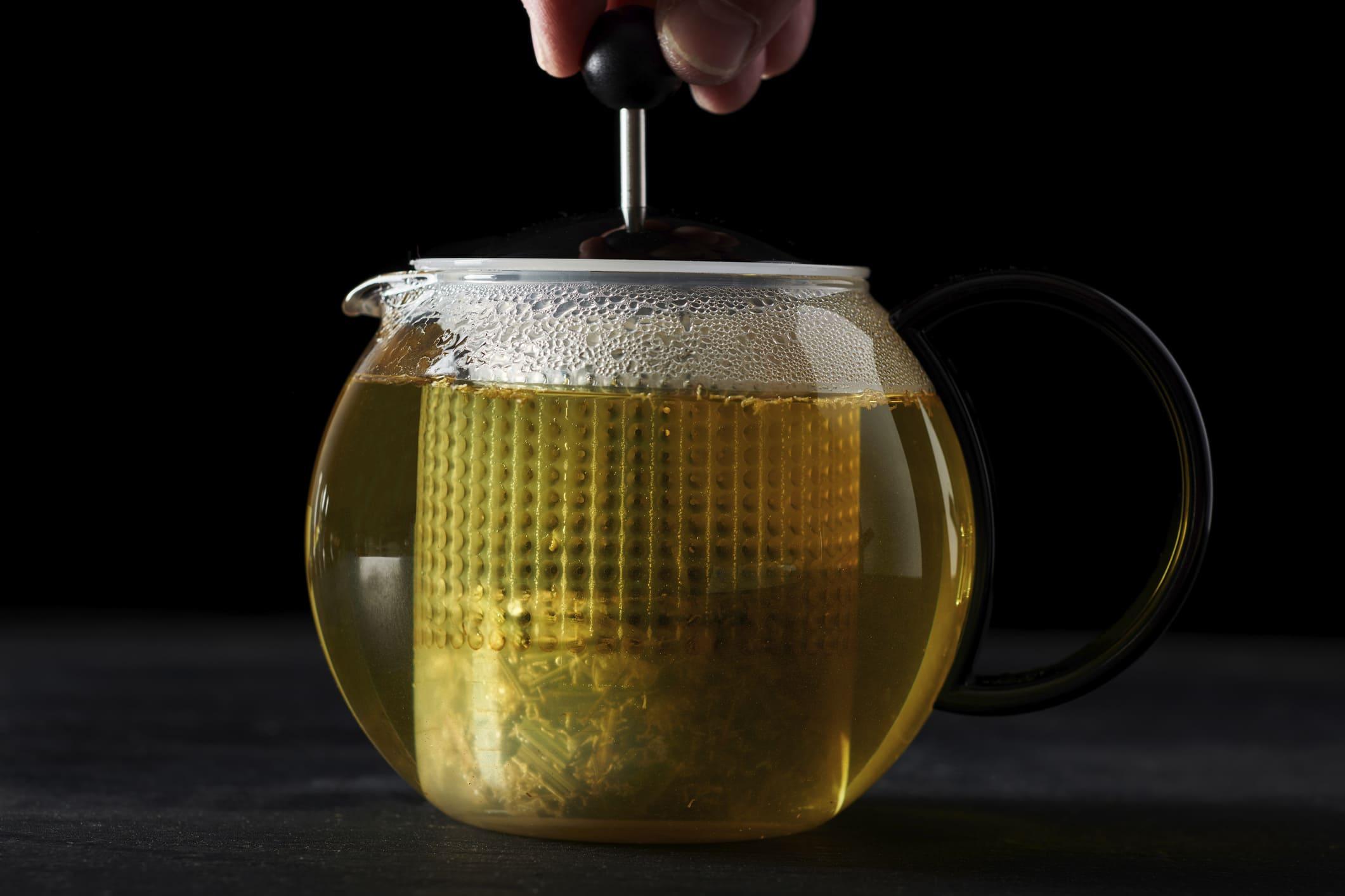 菊花普洱茶除了有疏肝養胃的功效,亦是常見的茶料。