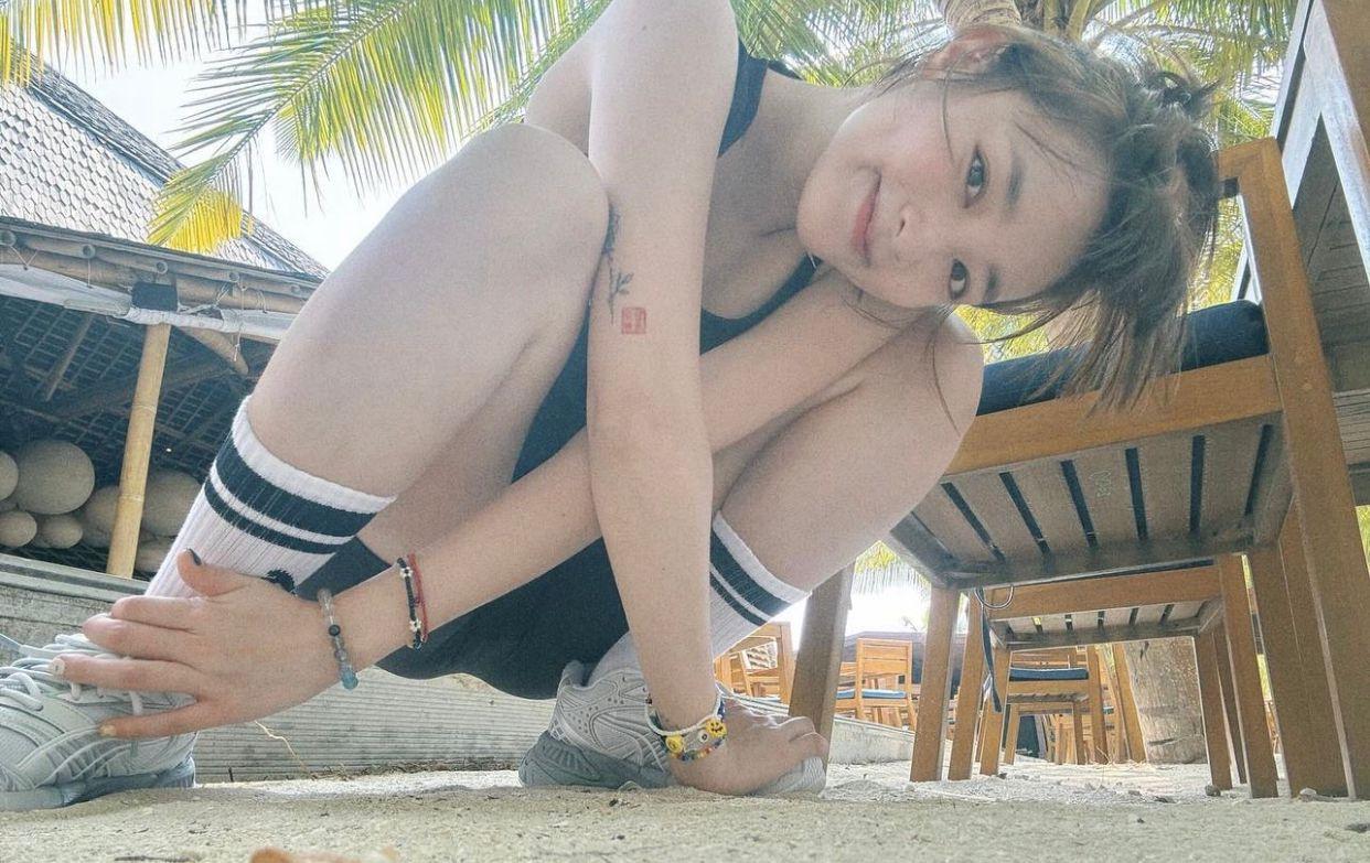 王淨近日公開靚相,引來男友曹佑寧甜蜜回應。