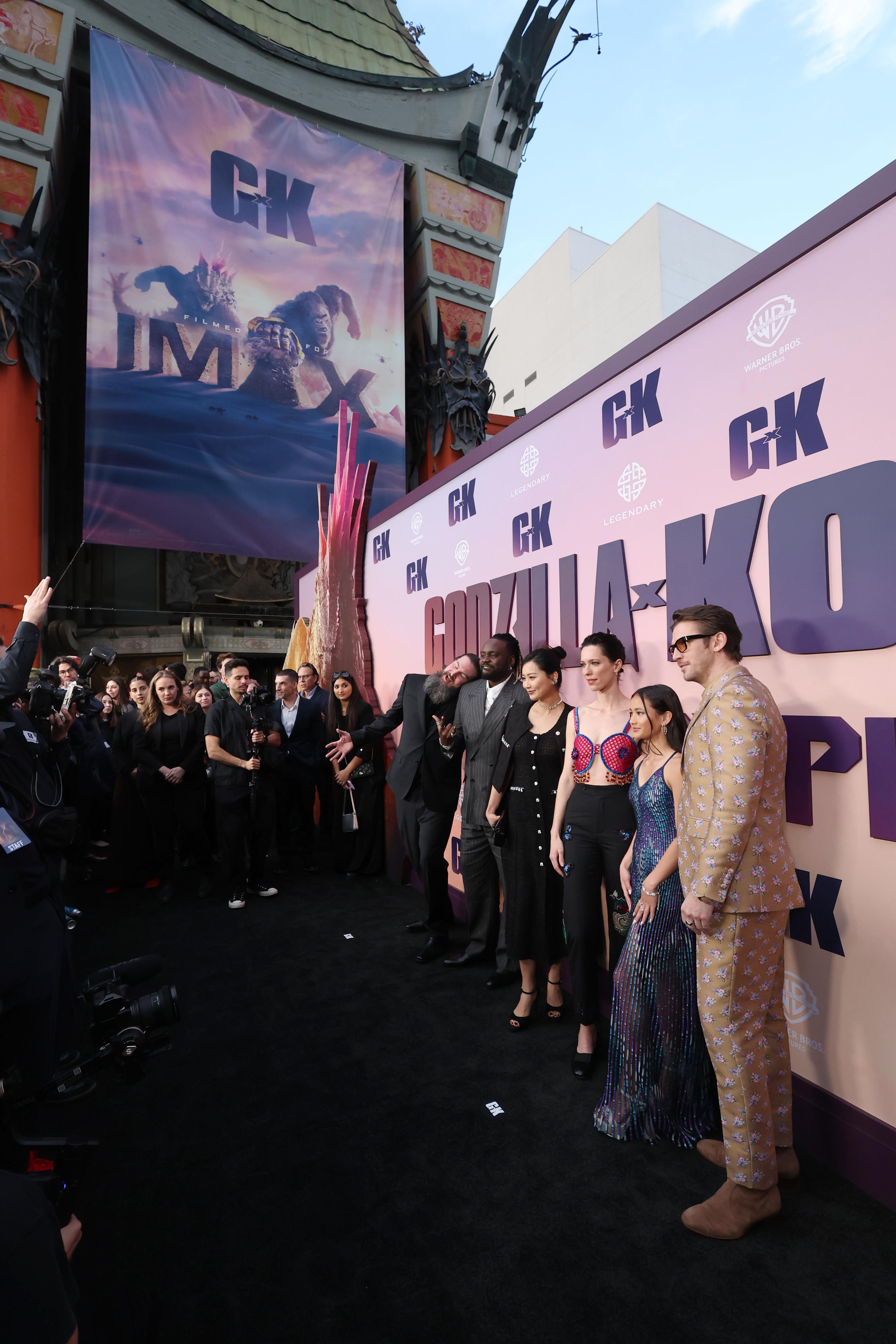 《哥斯拉×金剛:新帝國》首映禮結束後,法拉和老公立即返回紐約照顧小朋友。